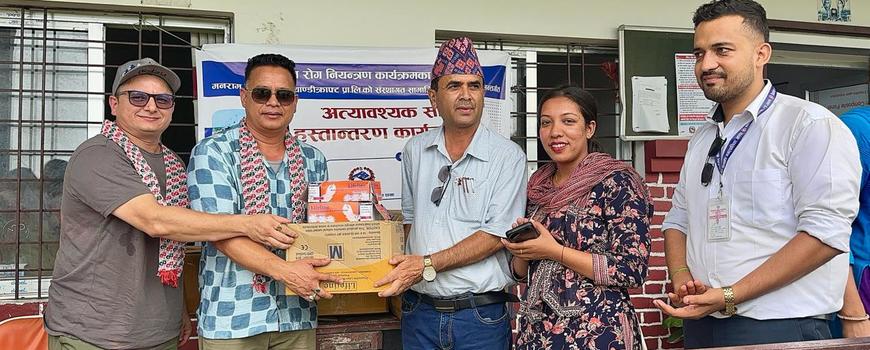 मनराम हिमालयन ह्यान्डिक्राफ्ट द्वारा स्वास्थ्य सामग्री प्रदान 