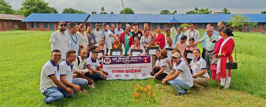 महेन्द्र मावि जलथलका  शिक्षक र जग्गादातालाई पूर्व विद्यार्थी समाजको सम्मान