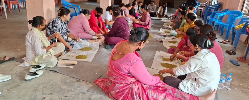 सिम्रिक साकाेसद्वारा सदस्यलाई कपुर धुप बाती बनाउने तालिम सिम्रिक साकाेसद्वारा सदस्यलाई कपुर धुप बाती बनाउने तालिम