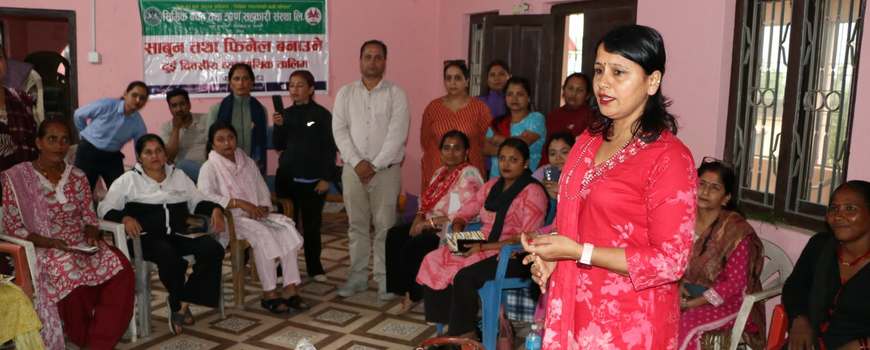 सिम्रिक सहकारीका सदस्यलाई साबुन, फिनेल तथा हार्पिक बनाउने  तालिम सन्चालन